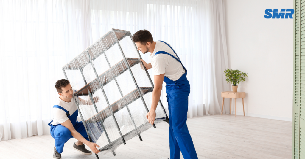 Man with a van Northolt moving a single furniture item safely
